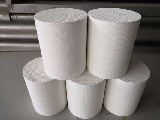 Купить управление Dpf вытыхания катализатора автомобиля 200cpsi на пассажире автомобилей нефти Производство в сети