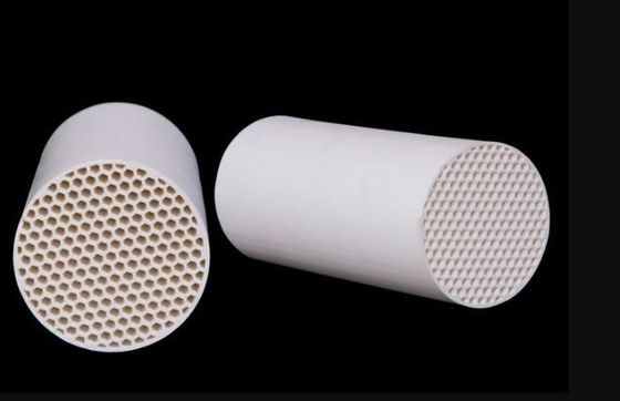 Купить 600 автомобилей катализатора вытыхания Cpsi катализаторов очищения выхлопного газа керамических автомобильных Производство в сети